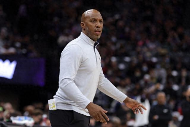 亚历山大39分雷霆大胜尼克斯 鹈鹕力克76人