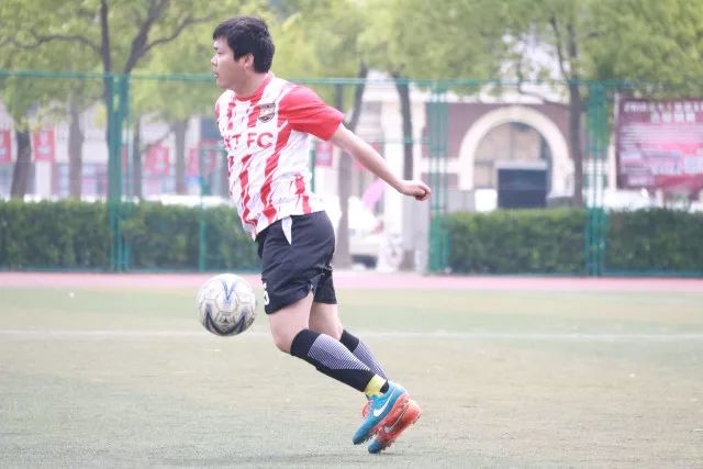 西卡37+11利拉德34分 步行者大胜雄鹿追至1-1